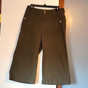 🎈Lauren Ralph Lauren Olive Green Capri Women's Pants Size 8